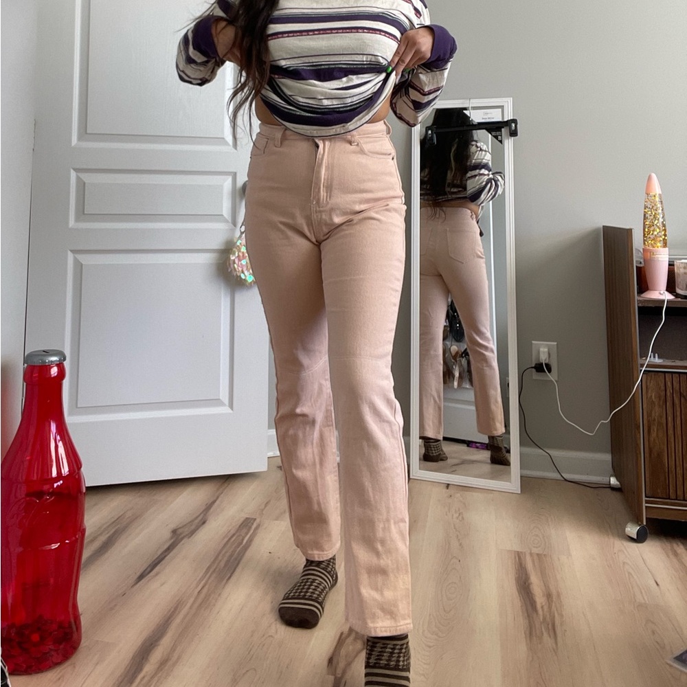 Blush pink high rise mom jeans 🌸